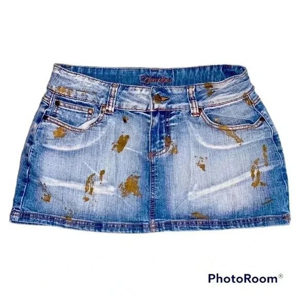 𝅺YOUNIQUE Size 7 Denim Paint Splashed Mini Skirt ❤️ - Picture 1 of 6